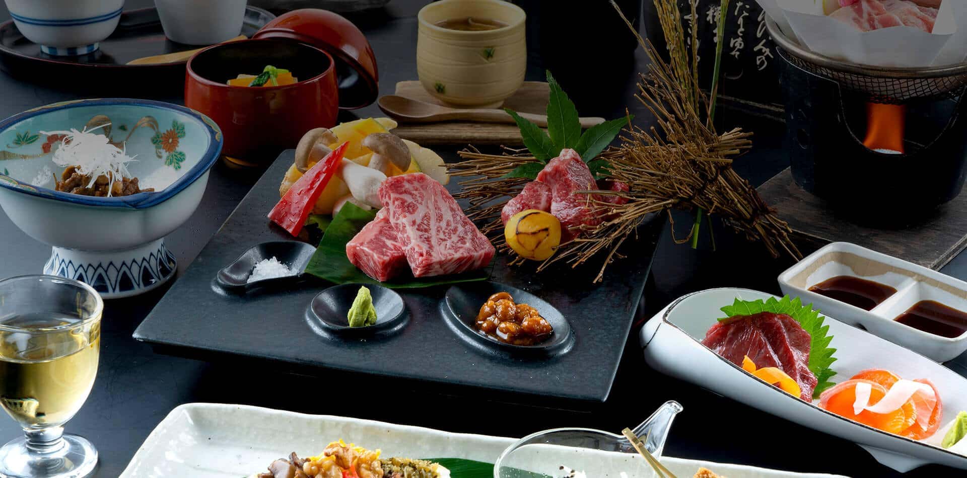 豊かな自然二種の源泉郷土料理